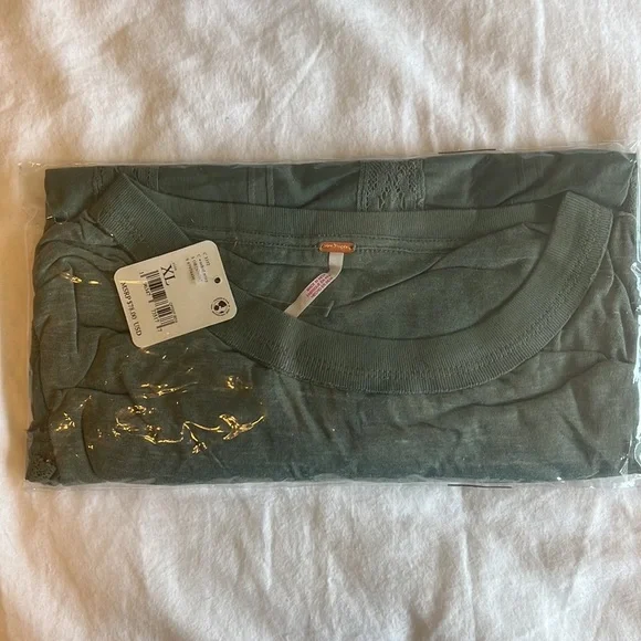 NWT Free People - Fall in Love Lace Inset T-Shirt.Color - Washed Army, Size - XL - Picture 7 of 8